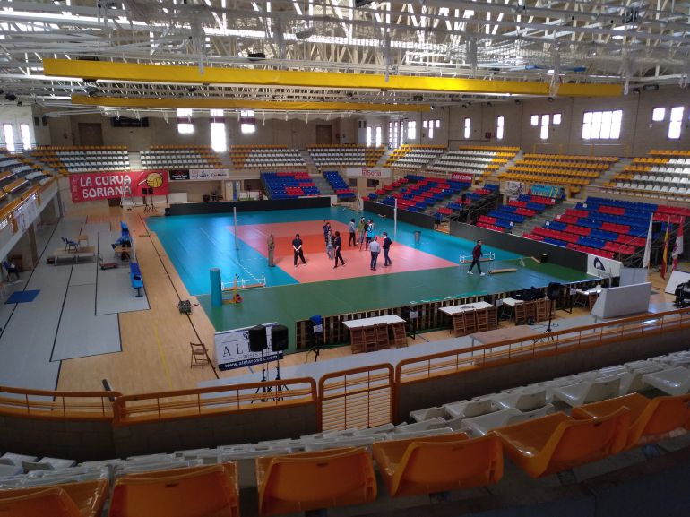 El Pabellón de Los Pajaritos está casi preparado para albergar la Copa del Rey de Voleibol. El Pabellón de Los Pajaritos está casi preparado para albergar la Copa del Rey de Voleibol.