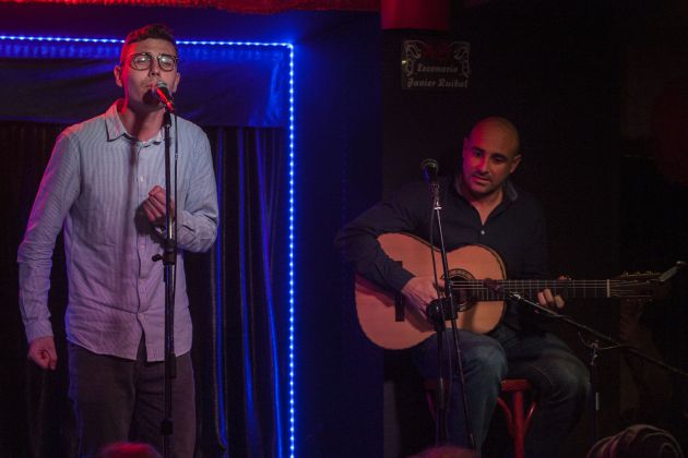Pablo Moreno Brihuega canta, junto a Sergio Carrillo, en el homenaje a Paco Alba Pablo Moreno Brihuega canta, junto a Sergio Carrillo, en el homenaje a Paco Alba