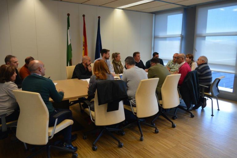 Reunión de los alcaldes de los pueblos afectados con la Junta Reunión de los alcaldes de los pueblos afectados con la Junta