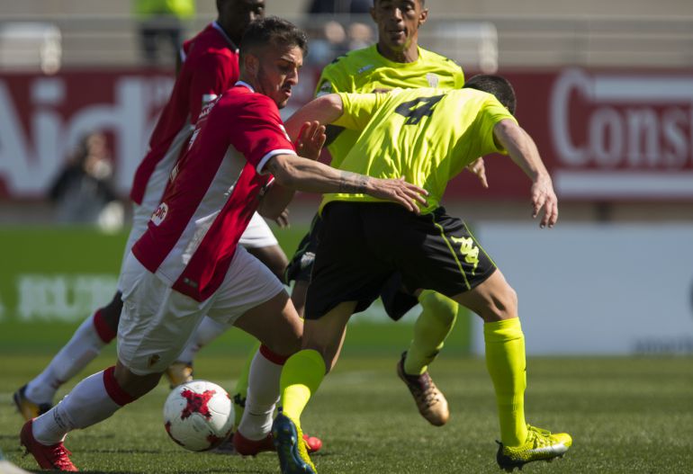 El Real Murcia sigue en playoff pese a caer por sorpresa ante el Córdoba B (0-2) El Real Murcia sigue en playoff pese a caer por sorpresa ante el Córdoba B (0-2)