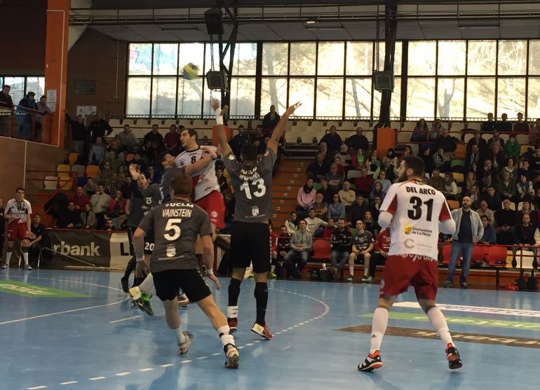 El Ciudad Encantada se queda sin oxígeno y cae ante el BM Logroño El Ciudad Encantada se queda sin oxígeno y cae ante el BM Logroño