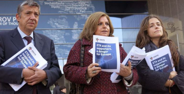 Covite se reúne con los 'Artesanos de la paz' para trasladarles que hacen “propaganda a ETA” Covite se reúne con los 'Artesanos de la paz' para trasladarles que hacen “propaganda a ETA”
