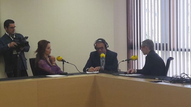 Ricardo Rivero (d), entrevistado por Javier Cuevas. Ricardo Rivero (d), entrevistado por Javier Cuevas.