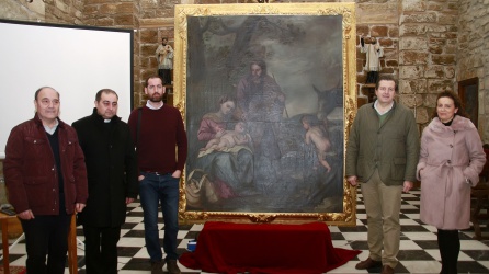 Ramón Rubiales, Andrés Nájera, Antonio Custodio, Luis Jesús García-Lomas y Pilar Rodrigo junto al cuadro recuperado durante la presentación. Ramón Rubiales, Andrés Nájera, Antonio Custodio, Luis Jesús García-Lomas y Pilar Rodrigo junto al cuadro recuperado durante la presentación.