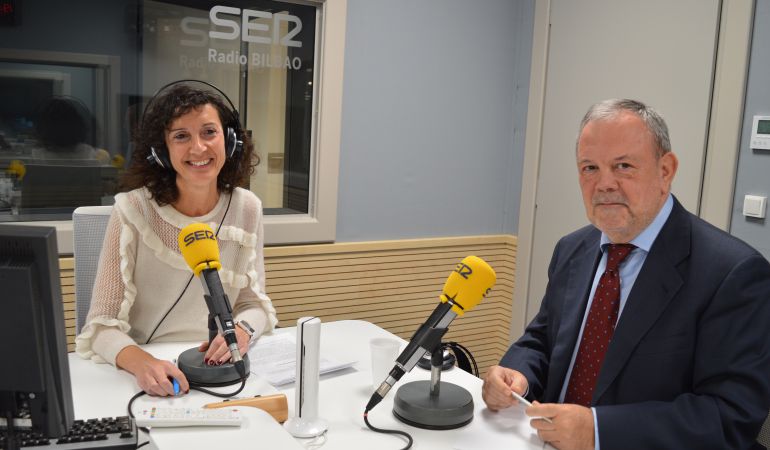 Azpiazu: “Si gestionamos las pensiones y hay superávit, devolveríamos a la caja única; si hay déficit, se financiaría de ahí” Azpiazu: “Si gestionamos las pensiones y hay superávit, devolveríamos a la caja única; si hay déficit, se financiaría de ahí”