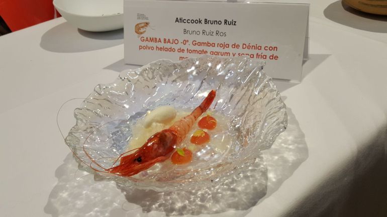 "Gamba Bajo 0º" plato del chef Bruno Ruiz, ganador del VII Concurso Internacional de Cocina Creativa de Gamba Roja de Dénia. "Gamba Bajo 0º" plato del chef Bruno Ruiz, ganador del VII Concurso Internacional de Cocina Creativa de Gamba Roja de Dénia.