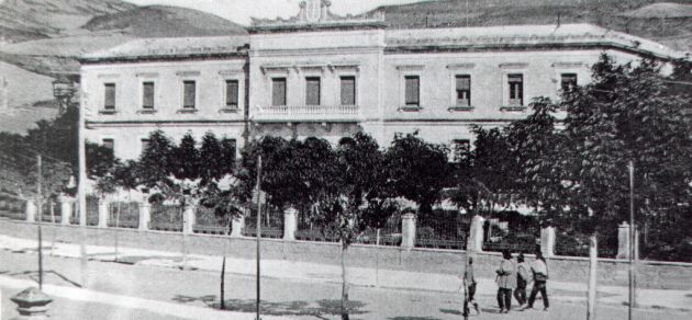Palacio Provincial de Cuenca en la primera mitad del siglo XX. Palacio Provincial de Cuenca en la primera mitad del siglo XX.