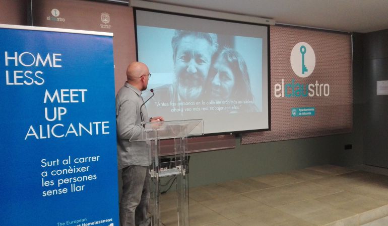 La red REAPSHA ha presentado las conclusiones de su informe sobre personas sin hogar en Alicante. La red REAPSHA ha presentado las conclusiones de su informe sobre personas sin hogar en Alicante.