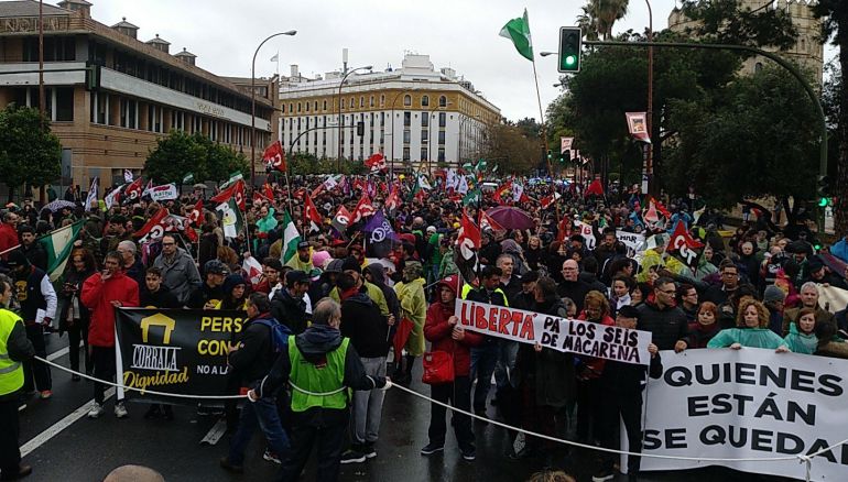 Miles de andaluces salen a la calle el 28F a pedir ‘Pan, trabajo, techo y dignidad’ Miles de andaluces salen a la calle el 28F a pedir ‘Pan, trabajo, techo y dignidad’
