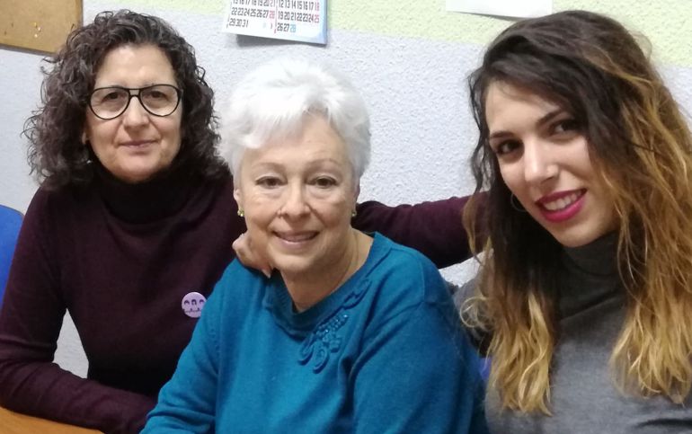 Carmen Santoro, Pura Gonzalo y María Palacios en la Asociación Vecinal de Zarzaquemada Carmen Santoro, Pura Gonzalo y María Palacios en la Asociación Vecinal de Zarzaquemada