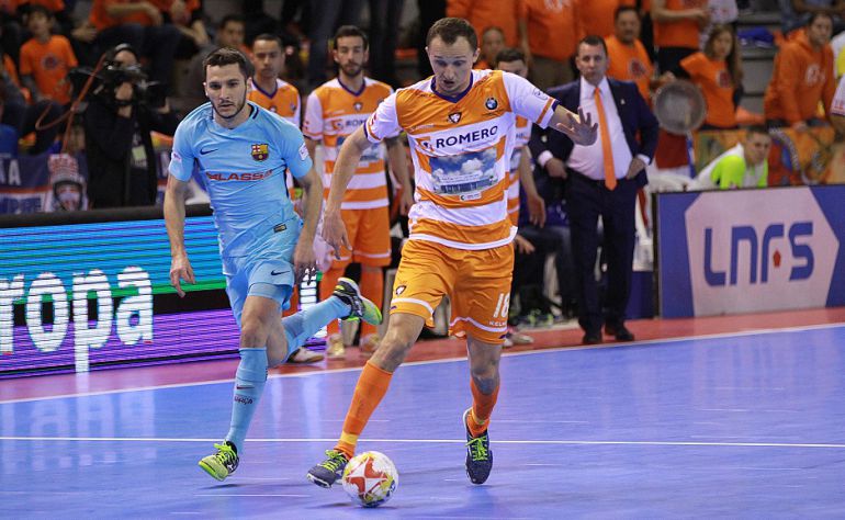 Drahovsky liquida al Barça y aviso del Plásticos Romero a sus rivales para la Copa Drahovsky liquida al Barça y aviso del Plásticos Romero a sus rivales para la Copa