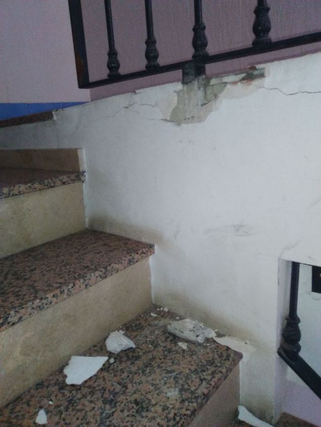 Daños en escaleras y rellanos provocados por los turistas que se alojan en los pisos turísticos Daños en escaleras y rellanos provocados por los turistas que se alojan en los pisos turísticos