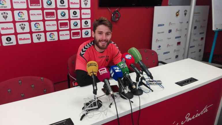 Erice: "Mi corazón es de Osasuna, pero el domingo soy jugador del Albacete" Erice: "Mi corazón es de Osasuna, pero el domingo soy jugador del Albacete"