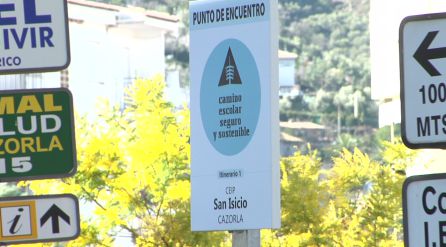 Estas son las señales que se han instalado a lo largo de los itinerarios de acceso al CEIP San Isicio Estas son las señales que se han instalado a lo largo de los itinerarios de acceso al CEIP San Isicio