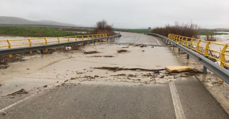 Aspecto que presenta la carretera que une Arjona con Lahiguera. Aspecto que presenta la carretera que une Arjona con Lahiguera.