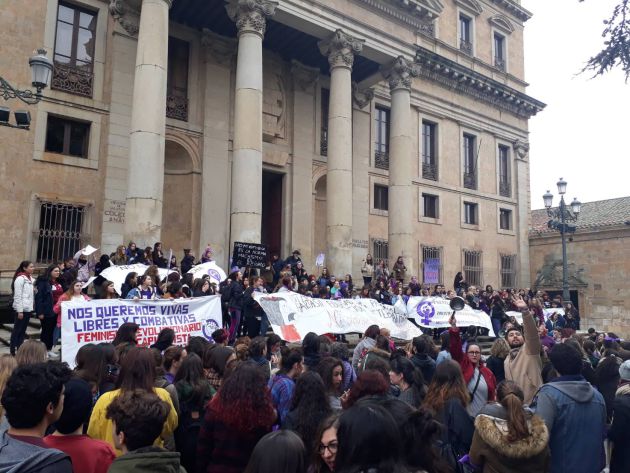 Los estudiantes, el Rectorado, la Plaza Mayor, las calles de Salamanca... llenas de feminismo Los estudiantes, el Rectorado, la Plaza Mayor, las calles de Salamanca... llenas de feminismo