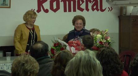 Manuela una mujer luchadora de Chilluevar ha sido homenajeada por la asociacion de mujeres Romeral Manuela una mujer luchadora de Chilluevar ha sido homenajeada por la asociacion de mujeres Romeral