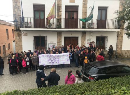 Gran concentracion en Santo Tome a las puertas del ayuntamiento Gran concentracion en Santo Tome a las puertas del ayuntamiento