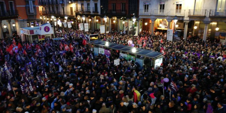 Imagen de la Plaza de Fuente Dorada durante la concentración previa a la manifestación Imagen de la Plaza de Fuente Dorada durante la concentración previa a la manifestación