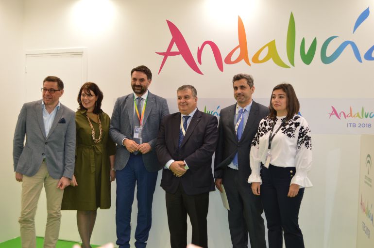 La Junta apuesta por "una gran alianza de todos" para reforzar Andalucía como destino "todo el año" La Junta apuesta por "una gran alianza de todos" para reforzar Andalucía como destino "todo el año"