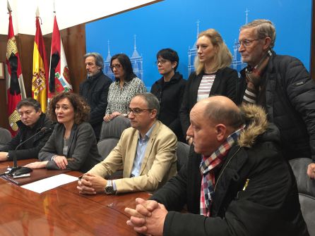 Los concejales comparecen en la declaración institucional Los concejales comparecen en la declaración institucional