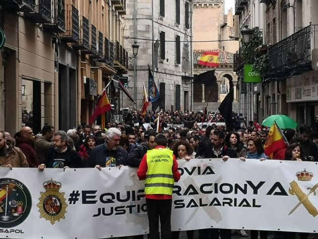 Manifestación por la equiparación salarial Manifestación por la equiparación salarial