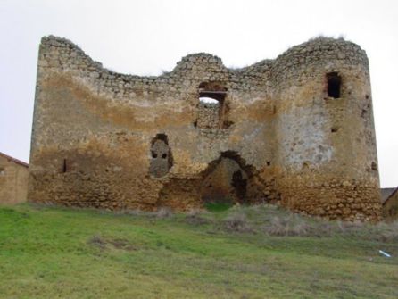 Imagen del castillo de Alcuetas antes del derrumbe Imagen del castillo de Alcuetas antes del derrumbe