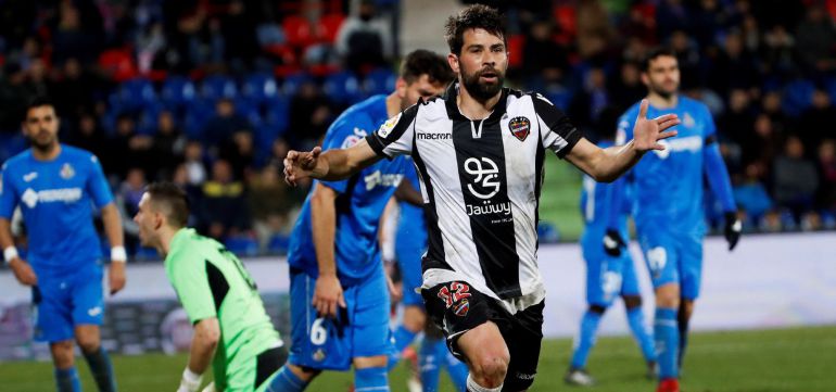 GRAF9323. GETAFE (MADRID), 10032018.- El defensa del Levante, Jorge Andújar "Coke" (d), celebra el gol convertido al Getafe durante el partido de esta tarde en el Coliseum Alfonso Pérez, correspondiente a la jornada 28 de LaLiga. EFE Juanjo Martin GRAF9323. GETAFE (MADRID), 10032018.- El defensa del Levante, Jorge Andújar "Coke" (d), celebra el gol convertido al Getafe durante el partido de esta tarde en el Coliseum Alfonso Pérez, correspondiente a la jornada 28 de LaLiga. EFE Juanjo Martin