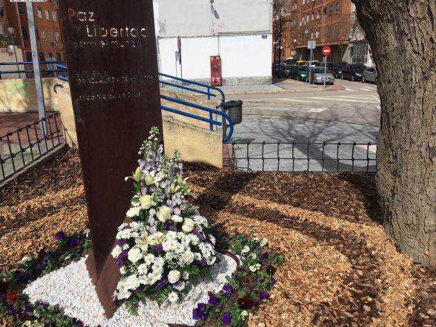 Guadalajara, Azuqueca y Alovera rinden homenaje a las víctimas de los atentados del 11-M: Guadalajara, Azuqueca y Alovera rinden homenaje a las víctimas de los atentados del 11-M Guadalajara, Azuqueca y Alovera rinden homenaje a las víctimas de los atentados del 11-M: Guadalajara, Azuqueca y Alovera rinden homenaje a las víctimas de los atentados del 11-M