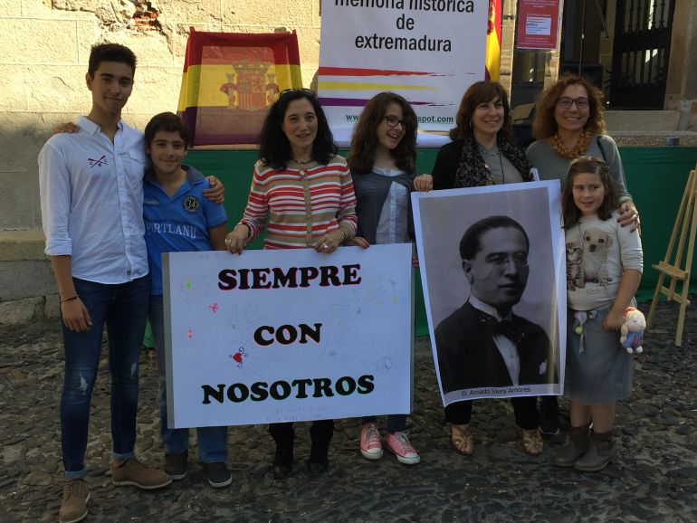 Familiares de Amado Viera en un reciente homenaje Familiares de Amado Viera en un reciente homenaje