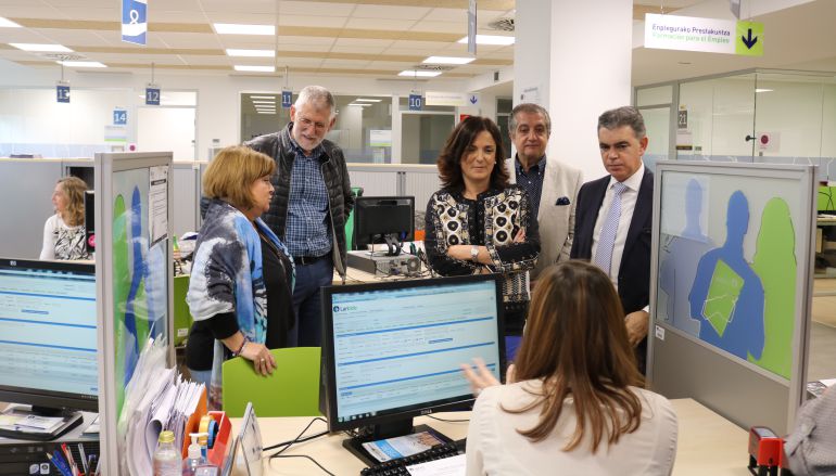 Lanbide suspende la RGI a 240 perceptores paquistaníes por documentación falsa Lanbide suspende la RGI a 240 perceptores paquistaníes por documentación falsa