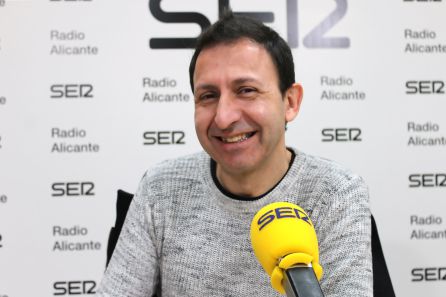 Paco Maciá, doctor Ingeniero en Informática y profesor titular en el Departamento de Tecnología Informática y Computación de la UA Paco Maciá, doctor Ingeniero en Informática y profesor titular en el Departamento de Tecnología Informática y Computación de la UA