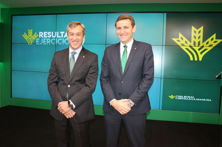Javier López, presidente y Víctor Manuel Martin director general de Caja Rural Castilla-La Mancha Javier López, presidente y Víctor Manuel Martin director general de Caja Rural Castilla-La Mancha