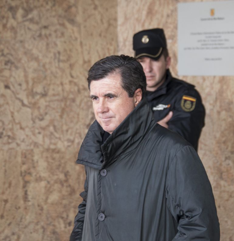 "Matas se atribuyó ilegalmente competencias y pretendió manipular el concurso" "Matas se atribuyó ilegalmente competencias y pretendió manipular el concurso"