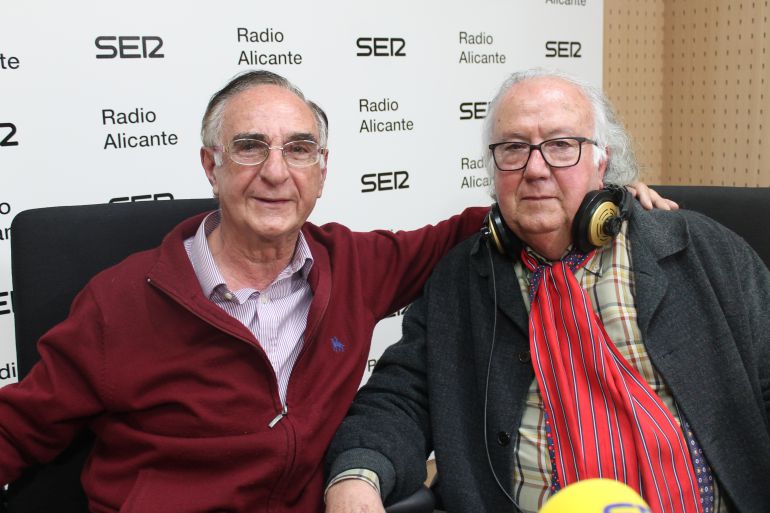 Vicente Alcaraz, economista y profesor jubilado de la Universidad de Alicante, y Miguel Martínez, secretario intergeneracional del PSPV-PSOE provincial Vicente Alcaraz, economista y profesor jubilado de la Universidad de Alicante, y Miguel Martínez, secretario intergeneracional del PSPV-PSOE provincial