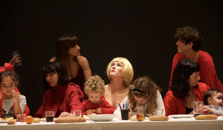Verónica Ruth Frías firma 'La última cena' en esta exposición colectiva Verónica Ruth Frías firma 'La última cena' en esta exposición colectiva