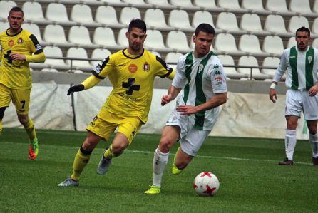 El Real Murcia gana en el descuento y el Lorca Deportiva empata en Córdoba El Real Murcia gana en el descuento y el Lorca Deportiva empata en Córdoba