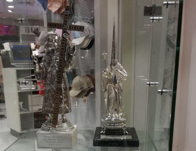 Estatuillas de los Premios Nazareno ya expuestos en El Corte Inglés Estatuillas de los Premios Nazareno ya expuestos en El Corte Inglés