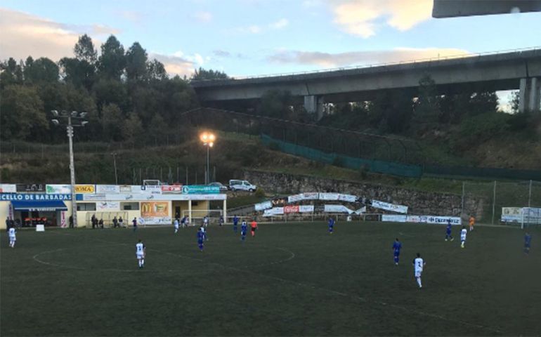 Agesión de un aficionado, al árbitro del partido de la liga provincial juvenil, entre la Escolas Deportivas de Barbdás, y el Sporting de Celanova Agesión de un aficionado, al árbitro del partido de la liga provincial juvenil, entre la Escolas Deportivas de Barbdás, y el Sporting de Celanova