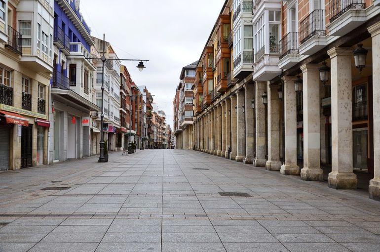 En la Calle Mayor de Palencia hay ahora mismo hasta 45 locales vacíos En la Calle Mayor de Palencia hay ahora mismo hasta 45 locales vacíos