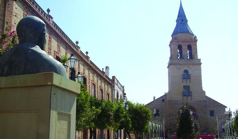 Plaza de la Encarnación de Arjonilla Plaza de la Encarnación de Arjonilla