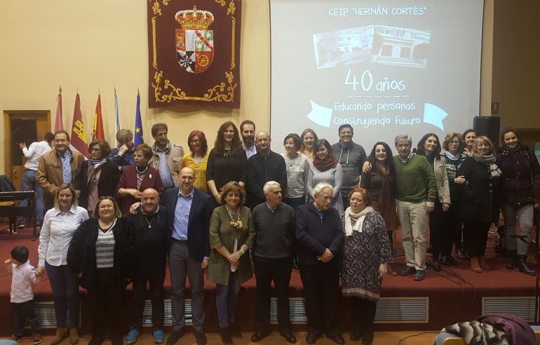 La Junta felicita al colegio Hernán Cortes La Junta felicita al colegio Hernán Cortes