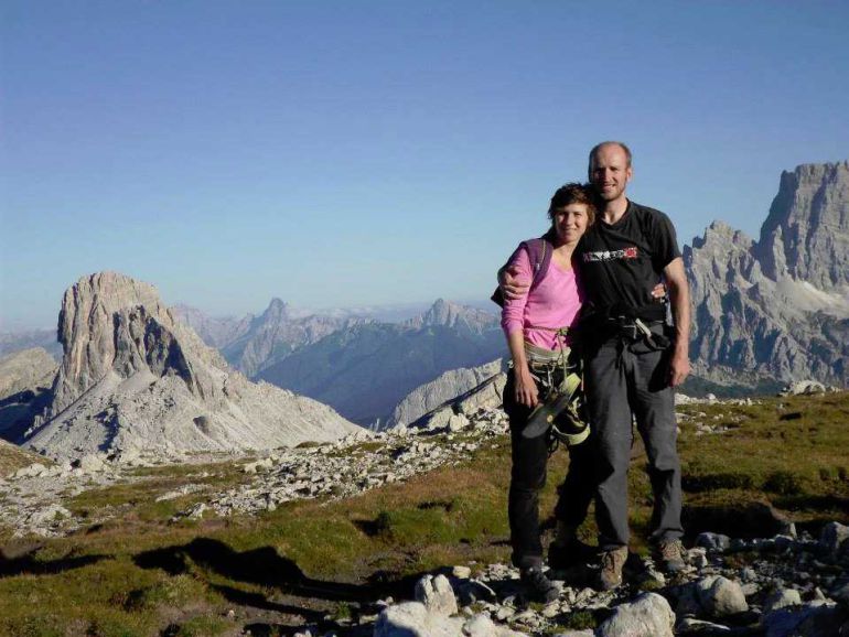 Pérez de Arenaza, guía de montaña, ha fallecido a primera hora de la mañana atrapado por un alud. Pérez de Arenaza, guía de montaña, ha fallecido a primera hora de la mañana atrapado por un alud.
