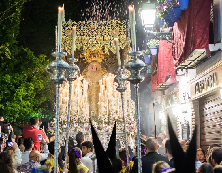 Fotografía de la Semana Santa de 2017: el paso de palio de la Virgen de la Estrella en Plaza Larga Fotografía de la Semana Santa de 2017: el paso de palio de la Virgen de la Estrella en Plaza Larga