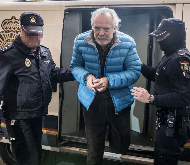 El juez quiere sentar en el banquillo a Cursach y 23 personas en un primer macrojuicio El juez quiere sentar en el banquillo a Cursach y 23 personas en un primer macrojuicio