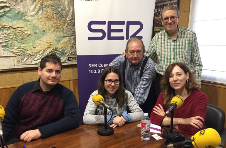 Pilar Ruipérez pregonera de la Semana Santa de Cuenca de 2018 con Antonio Pérez Valero y José Miguel Carretero Pilar Ruipérez pregonera de la Semana Santa de Cuenca de 2018 con Antonio Pérez Valero y José Miguel Carretero