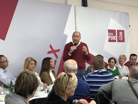 Alejandro Soler en un momento de su intervención Alejandro Soler en un momento de su intervención