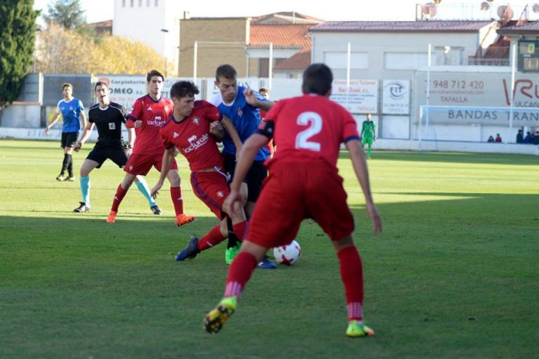 La Peña Sport y Osasuna Promesas están ahora mismo en puestos de descenso directo a Tercera División La Peña Sport y Osasuna Promesas están ahora mismo en puestos de descenso directo a Tercera División