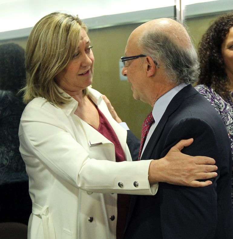 El Ministro de Hacienda, Cristóbal Montoro junto a la consejera de Economía y Hacienda de la Junta, Pilar del Olmo El Ministro de Hacienda, Cristóbal Montoro junto a la consejera de Economía y Hacienda de la Junta, Pilar del Olmo