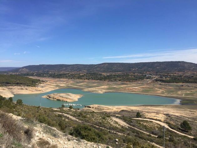 Embalse de Entrepeñas a 21 de marzo. Embalse de Entrepeñas a 21 de marzo.
